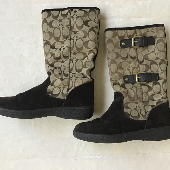 Classic!  Coach Signature C Ladies Suede Upper Boots Size 6 Pull On Style - Picture 2 of 7